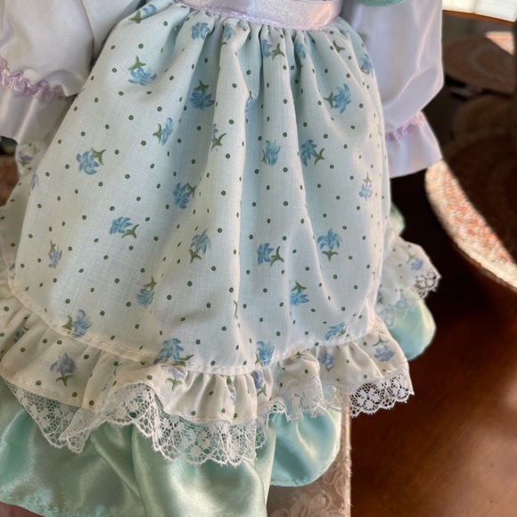 Precious Moments Four Seasons Limited Edition Porcelain Bisque Doll Spring 1989 - Picture 3 of 10